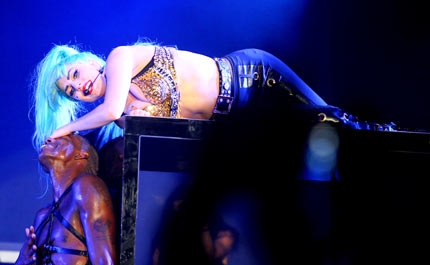 Lady Gaga biểu diễn ở Singapore. Ảnh: NP.