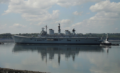Tàu sân bay HMS Illustrious của Anh