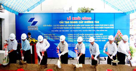 Nghi thức khởi công gói thầu số 3 ĐT 768. Ảnh: T. Nguyên