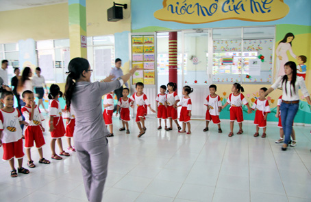 Nhiều địa phương vẫn còn thiếu trường lớp phục vụ cho bậc học mầm non.