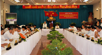Đồng chí Lê Hồng Phương, Phó bí thư thường trực Tỉnh ủy phát biểu tại hội nghị. Ảnh: H. Anh