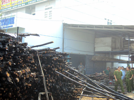 Hiện trường vụ hỏa hoạn. Ảnh: Võ Nguyên