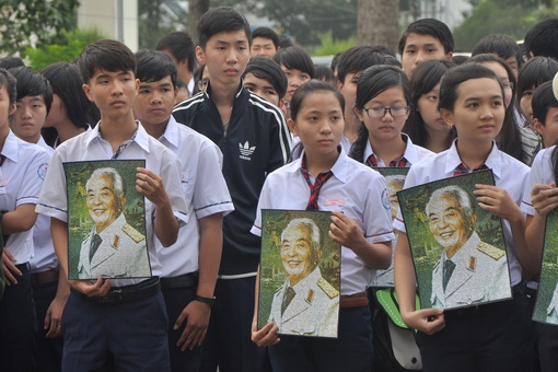 Students in Bien Hoa city