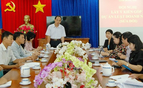 Phó trưởng Đoàn ĐBQH tỉnh Trương Văn Vở chủ trì hội nghị