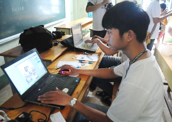 Các tình nguyện viên thực hiện chỉnh sửa hình ảnh