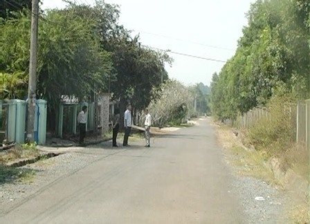 Các tuyến đường giao thông nông thôn ở Bình Sơn ngày càng khang trang.