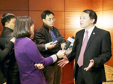 Phó văn phòng Trung ương Đảng Lê Quang Vĩnh trả lời phỏng vấn báo chí chiều 24-1.