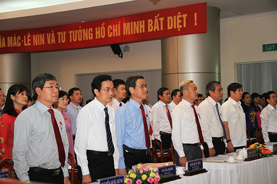 Các đại biểu trung ương, lãnh đạo tỉnh và đại biểu HĐND tỉnh tham dự phiên khai mạc kỳ họp