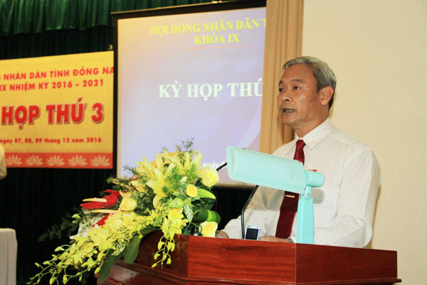 Đồng chí Nguyễn Phú Cường, Ủy viên Trung ương Đảng, Bí thư Tỉnh ủy, Chủ tịch HĐND tỉnh phát biểu khai mạc kỳ họp.