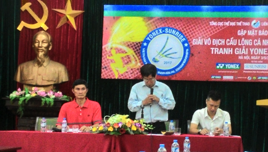 At the meeting to introduce about the championships.