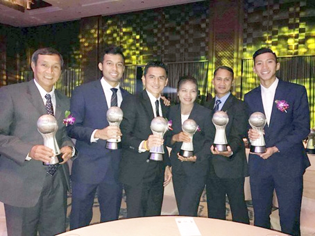 Chủ nhân các danh hiệu xuất sắc nhất của bóng đá Đông Nam Á 2016-2017.