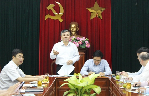 Thứ trường Thường trực Bộ Nội vụ Nguyễn Trọng Thừa phát biểu tại buổi làm việc