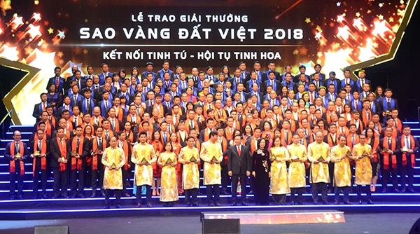 Các doanh nhân được vinh danh tại Lễ trao giải Sao vàng đất Việt 2018