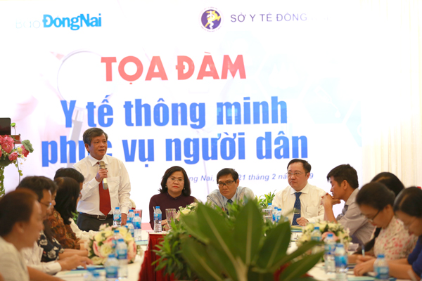 Tổng biên tập Báo Đồng Nai Nguyễn Tôn Hoàn phát biểu tại buổi tọa đàm
