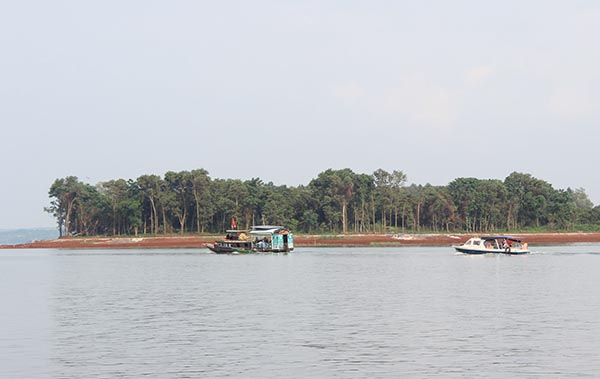 Tri An Lake.