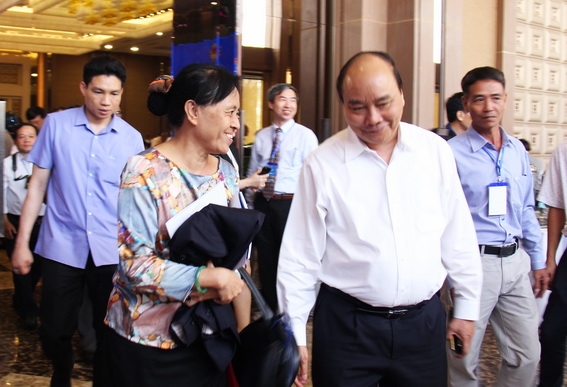 Thủ tướng Nguyễn Xuân Phúc trao đổi với lãnh đạo các tỉnh, thành trong vùng KTTĐ phía Nam