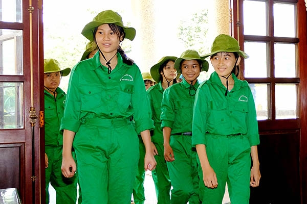 Gần 100 thiếu niên háo hức tham gia “Học kỳ trong quân đội” tại Lữ đoàn pháo binh 75