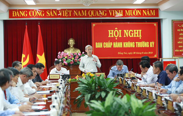 đồng chí Nguyễn Phú Cường, Ủy viên Trung ương Đảng, Bí thư Tỉnh ủy, Chủ tịch HĐND tỉnh đã chủ trì hội nghị
