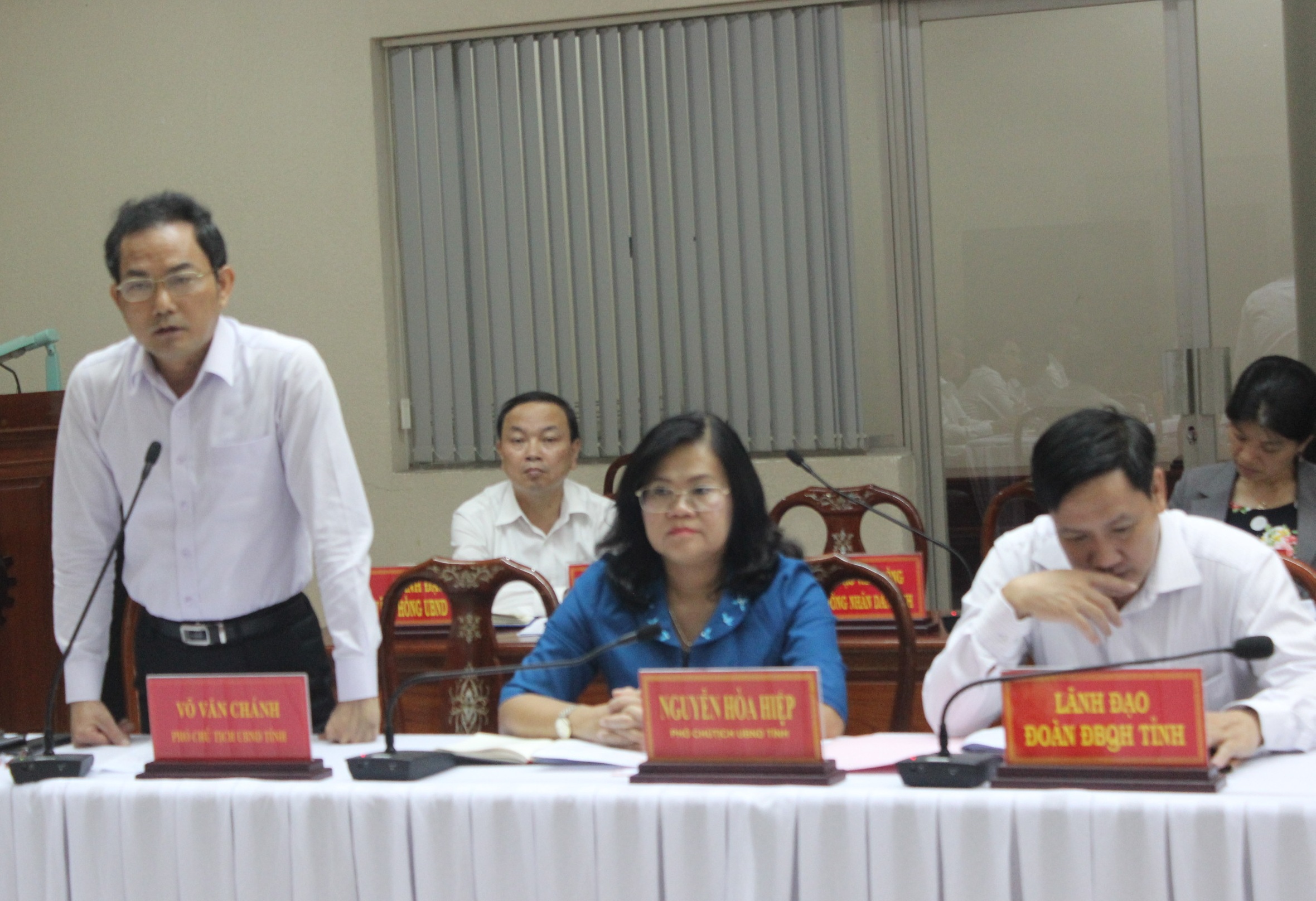 Phó chủ tịch UBND tỉnh Võ Văn Chánh phát biểu tại buổi họp