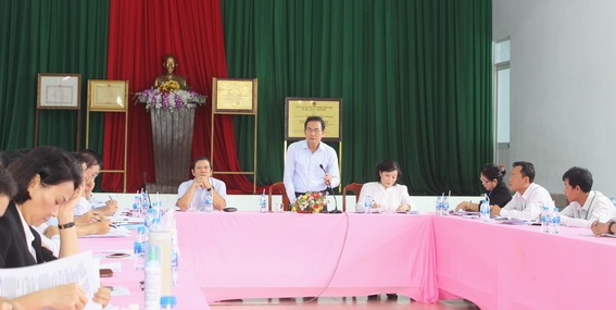 Phó chủ tịch UBND tỉnh Võ Văn Chánh phát biểu tại buổi làm việc
