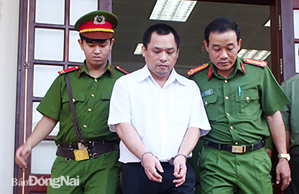 Bị cáo Văn Văn Nghĩa sau phiên tòa xét xử sơ thẩm hình sự