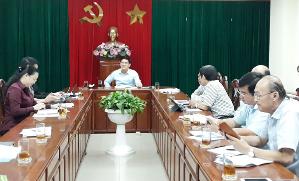 Phó chủ tịch UBND tỉnh Trần Văn Vĩnh cho rằng cần tìm ra mũi nhọn đột phát để thúc đẩy phát triển kinh tế