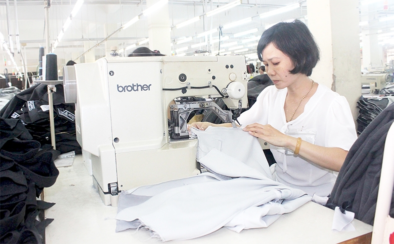 Sản xuất quần áo xuất khẩu tại Công ty CP Tổng công ty May Đồng Nai (TP.Biên Hòa)