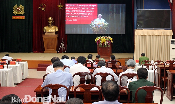 Đồng chí Trần Quốc Vượng phát biểu tại hội nghị trực tuyến