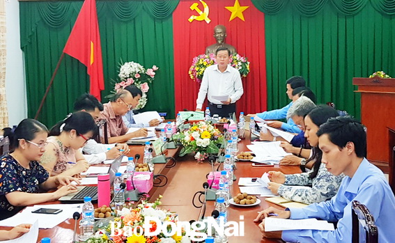 Chủ tịch Ủy ban MTTQ Việt Nam tỉnh Đào Văn Phước phát biểu tại cuộc họp