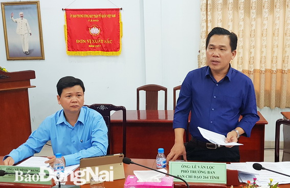 Phó giám đốc Sở Công thương Lê Văn Lộc chia sẻ ý kiến tại cuộc họp.