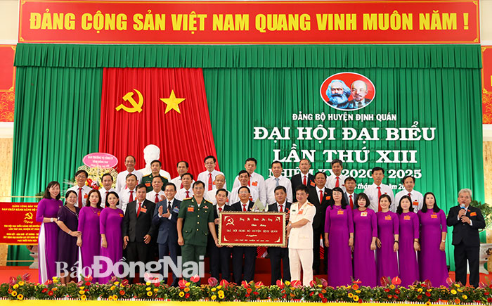 Ban chấp hành Đảng bộ huyện Định Quán  khóa XIII ra mắt tại Đại hội