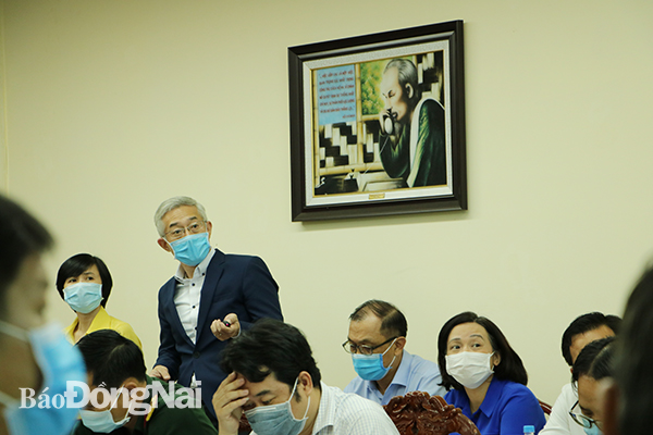 Đại diện đơn vị tư vấn trình bày hồ sơ nhiệm vụ quy hoạch