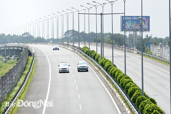 Đường cao tốc TP.HCM - Long Thành - Dầu Giây là tuyến giao thông kết nối quan trọng trên địa bàn Đồng Nai