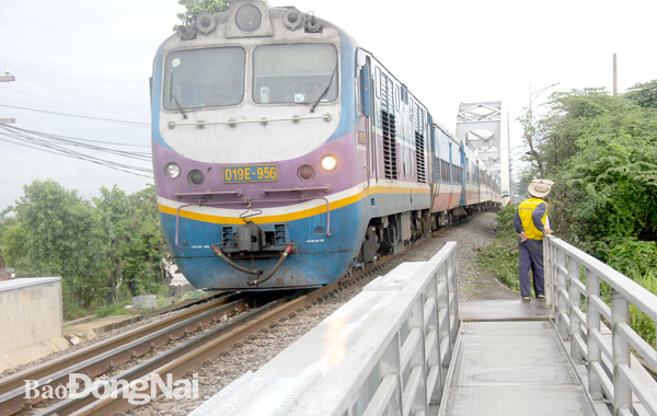 Dự án Cải tạo, nâng cấp các công trình thiết yếu đường sắt đoạn Nha Trang - Sài Gòn là một trong 14 dự án giao thông quan trọng cấp bách được Ủy ban Thường vụ Quốc hội quyết định thông qua. Ảnh: Q.Nhi
