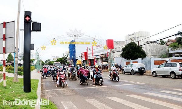 Giao thông tại TP.Long Khánh sẽ được điều hành, xử lý nhanh nhất khi phát sinh sự cố sau khi kích hoạt hệ điều hành đô thị thông minh. Ảnh: T.Mộc