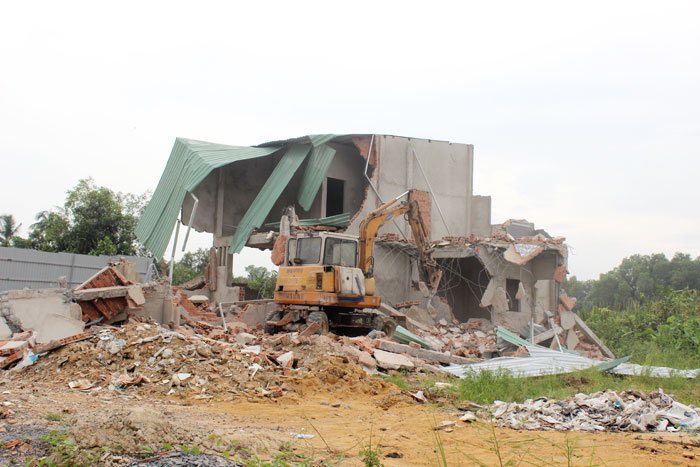 3 căn nhà xây dựng trái phép trên đất nuôi trồng thủy sản bị cưỡng chế