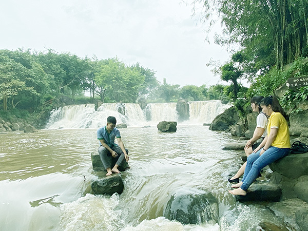 Thác Giang Điền được đầu tư và khai thác du lịch hiệu quả từ nhiều năm nay