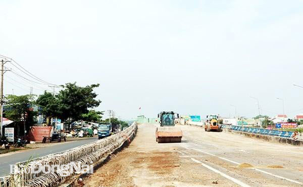 Hiện tại Cầu vượt Dầu Giây đang thi công rất cầm chừng