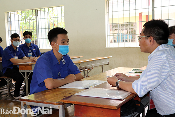 Sinh viên tham dự phỏng vấn tuyển dụng tại ngày hội giao lưu, kết nối nguồn nhân lực giữa sinh viên và doah nghiệp Nhật Bản