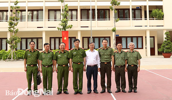 Đồng chí Cao Tiến Dũng, Phó Bí thư tỉnh uỷ, Chủ tịch UBND tỉnh tiếp và làm việc với đoàn công tác của Bộ Công an