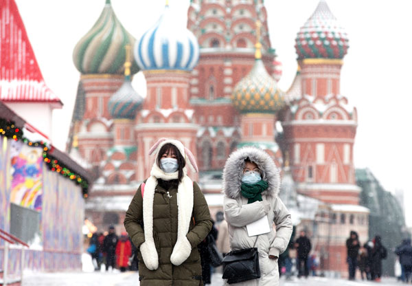 Nước Nga tiêm chủng ngừa Covid-19 cho mọi người dân trong nước lẫn người nước ngoài sống ở Nga. Ảnh: Euronews