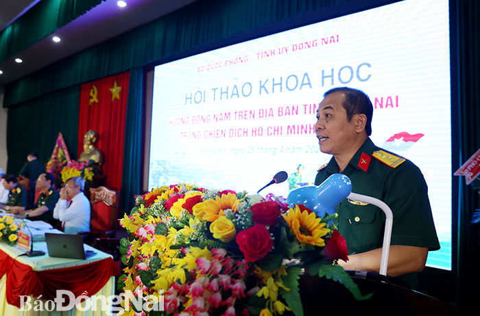 Đại tá Vũ Văn Điền, Chỉ huy trưởng BCHQS tỉnh phát biểu tại hội thảo