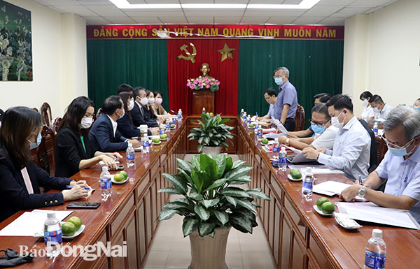 Chủ tịch UBND tỉnh Cao Tiến Dũng làm việc với các sở ngành và Công ty TNHH AeonMall Việt Nam