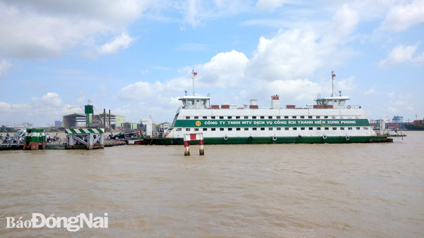 Dự án xây dựng cầu thay phà Cát Lái hiện vẫn chưa thống nhất được phương án hướng tuyến tối ưu. Ảnh: P.Tùng