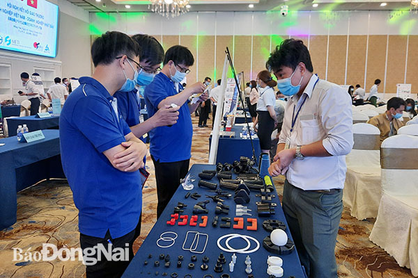 : Mở rộng giao thương, hợp tác quốc tế là nhiệm vụ quan trọng thúc đẩy xuất khẩu Đồng Nai phát triển bền vững. Trong ảnh, DN Đồng Nai và Nhật Bản tìm hiểu cơ hội hợp tác qua một sự kiện do UBND tỉnh tổ chức. 