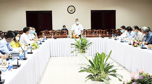 Chủ tịch UBND tỉnh Cao Tiến Dũng làm việc về dự án Nhà máy Nhiệt điện Nhơn Trạch 3 và Nhơn Trạch 4. Ảnh: Ban Mai