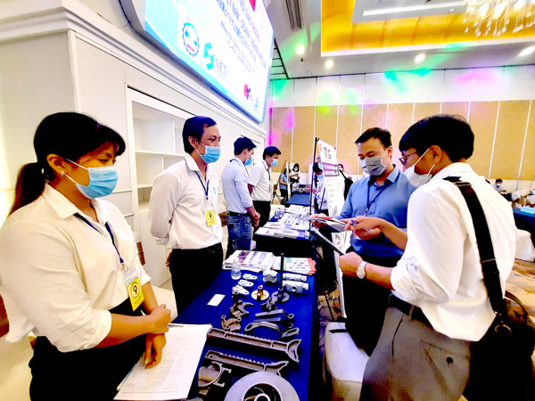 Tổ chức các cuộc tiếp xúc, trao đổi giữa doanh nghiệp trong và ngoài nước là điều kiện để doanh nghiệp nhỏ và vừa ở Đồng Nai phát triển. Trong ảnh: Doanh nghiệp Đồng Nai giới thiệu sản phẩm tại hội nghị kết nối giao thương Việt - Nhật do UBND tỉnh tổ chức năm 2020. Ảnh: V.Thế