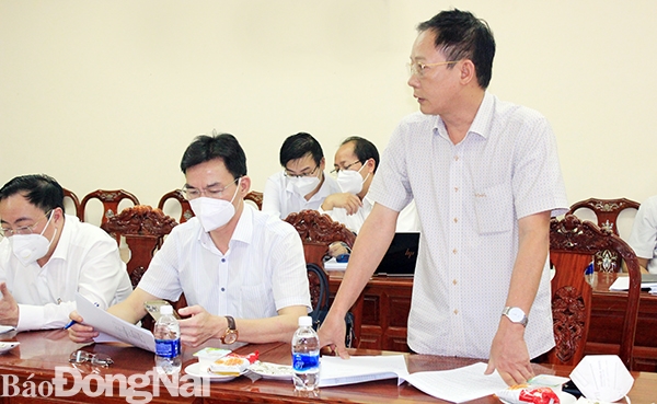 Giám đốc Trung tâm Kiểm soát bệnh tật tỉnh Bạch Thái Bình báo cáo kế hoạch xét nghiệm diện rộng