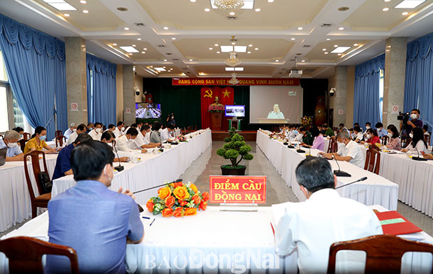 Đồng chí Lại Xuân Môn, Phó trưởng ban thường trực Ban Tuyên giáo Trung ương thông báo kết quả hội nghị lần thứ 4. Ảnh:Huy Anh