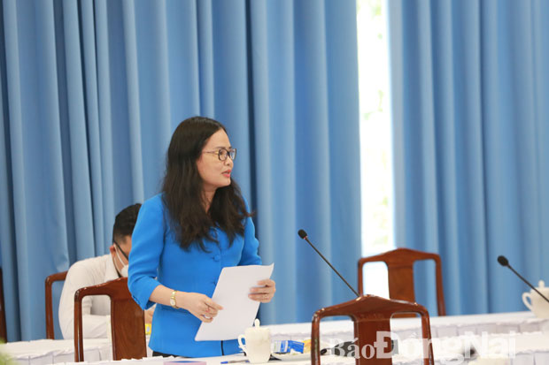 Phó giám đốc Sở LĐ-TBXH Sở Nguyễn Thị Mộng Thu báo cáo về công tác an sinh xã hội. Ảnh: Huy Anh
